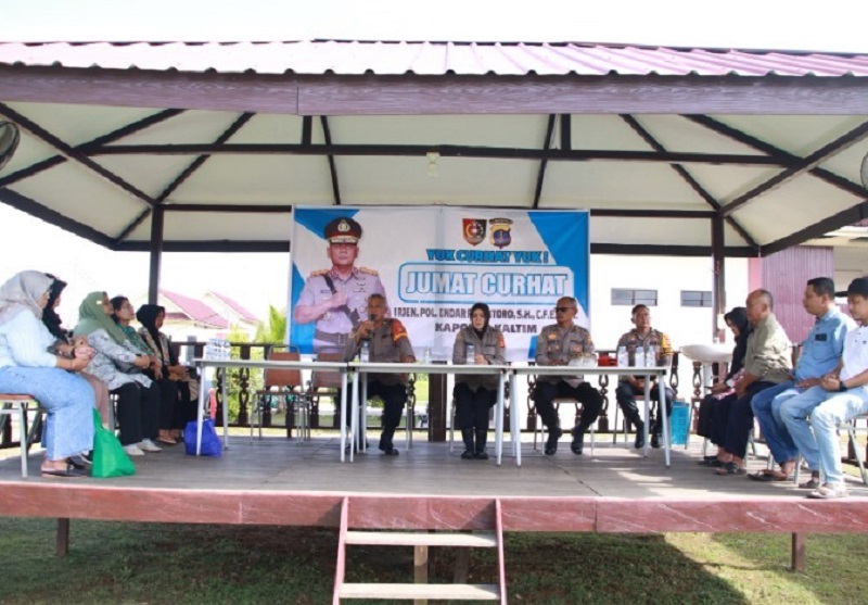 DIALOG: Penyampaian aspirasi dan penguatan komunikasi melalui dialog antara pihak lembaga pendidikan SPN Polda Kaltim dengan orangtua siswa.