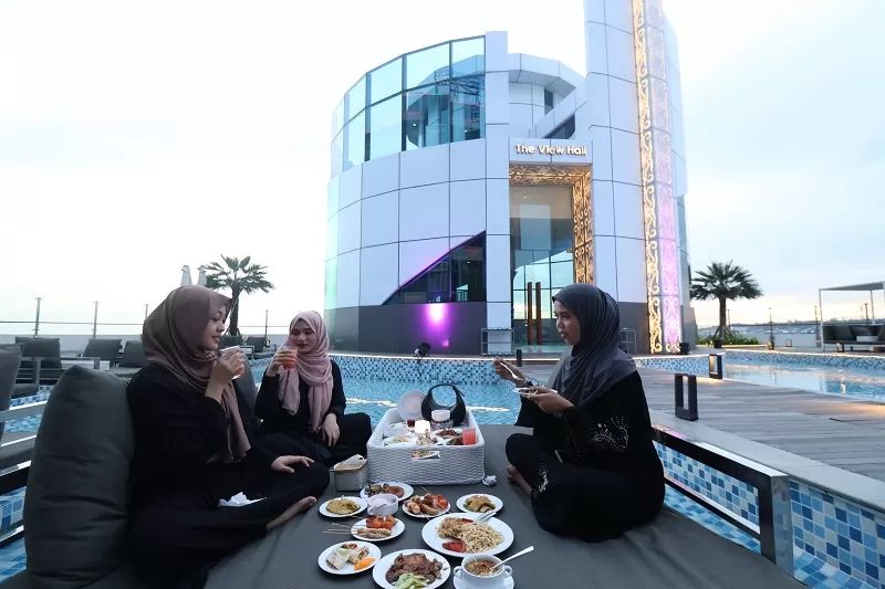 Rata-rata lama menginap tamu di hotel berbintang mengalami penurunan, yang menjadi sinyal terjadinya perubahan pola perjalanan baik dari wisatawan maupun pelaku bisnis.
