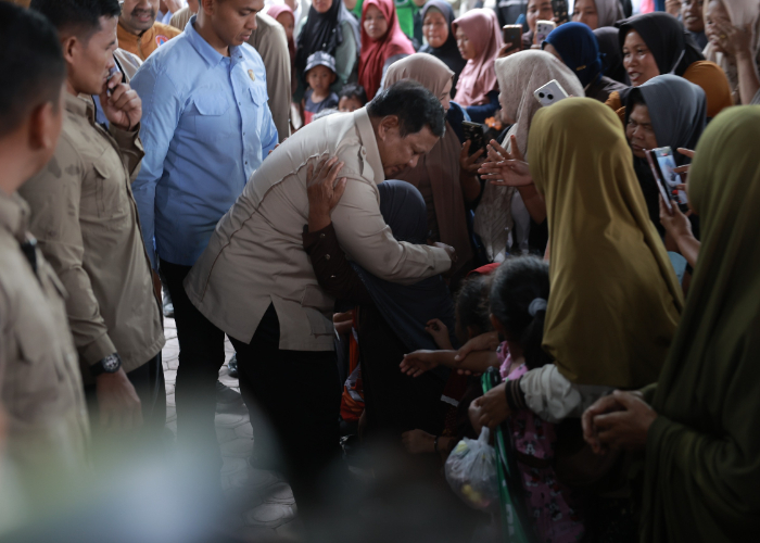 Presiden Prabowo kunjungi korban bencana di Aceh Tamiang.