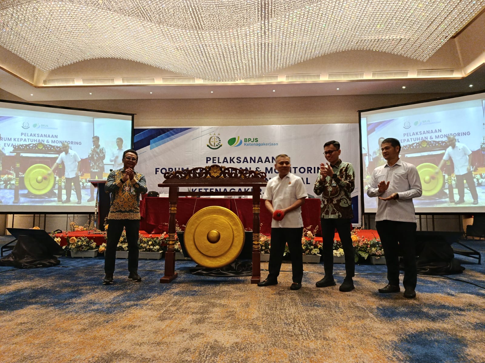 KOLABORASI: Forum Kepatuhan Nasional telah berjalan beberapa tahun, dan tahun ini fokus pengawasannya diperkuat. Salah satu agenda utama monitoring bersama Kejaksaan Negeri dan BPJS Ketenagakerjaan