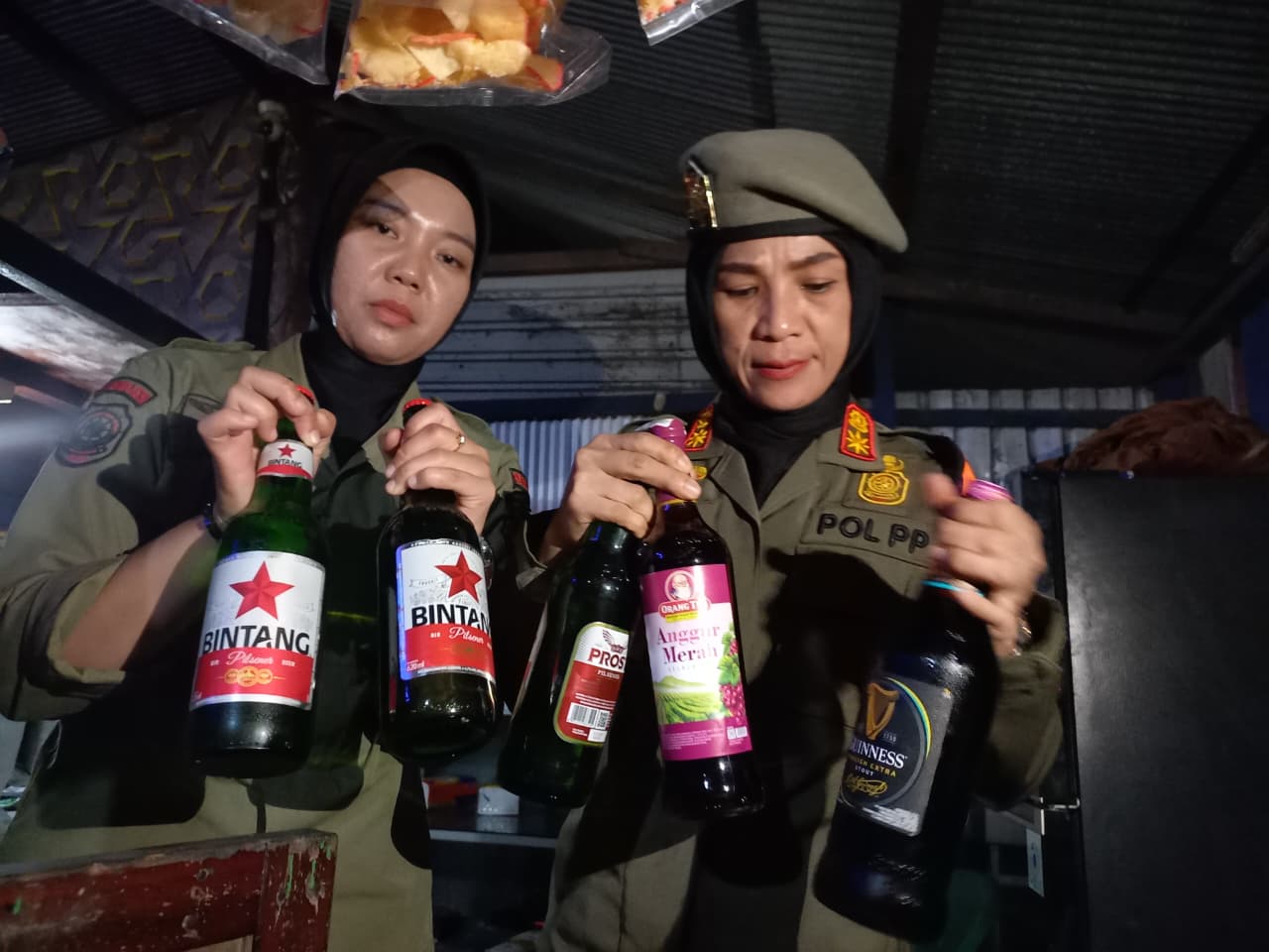 TAK BERIZIN: Penyisiran dilakukan di sejumlah titik, mulai kawasan Jalan MT Haryono, Jalan Kapten Soedjono hingga arah Jembatan Achmad Amins, serta Jalan Ampera, Kecamatan Palaran. (EKO PRALISTIO/KP)