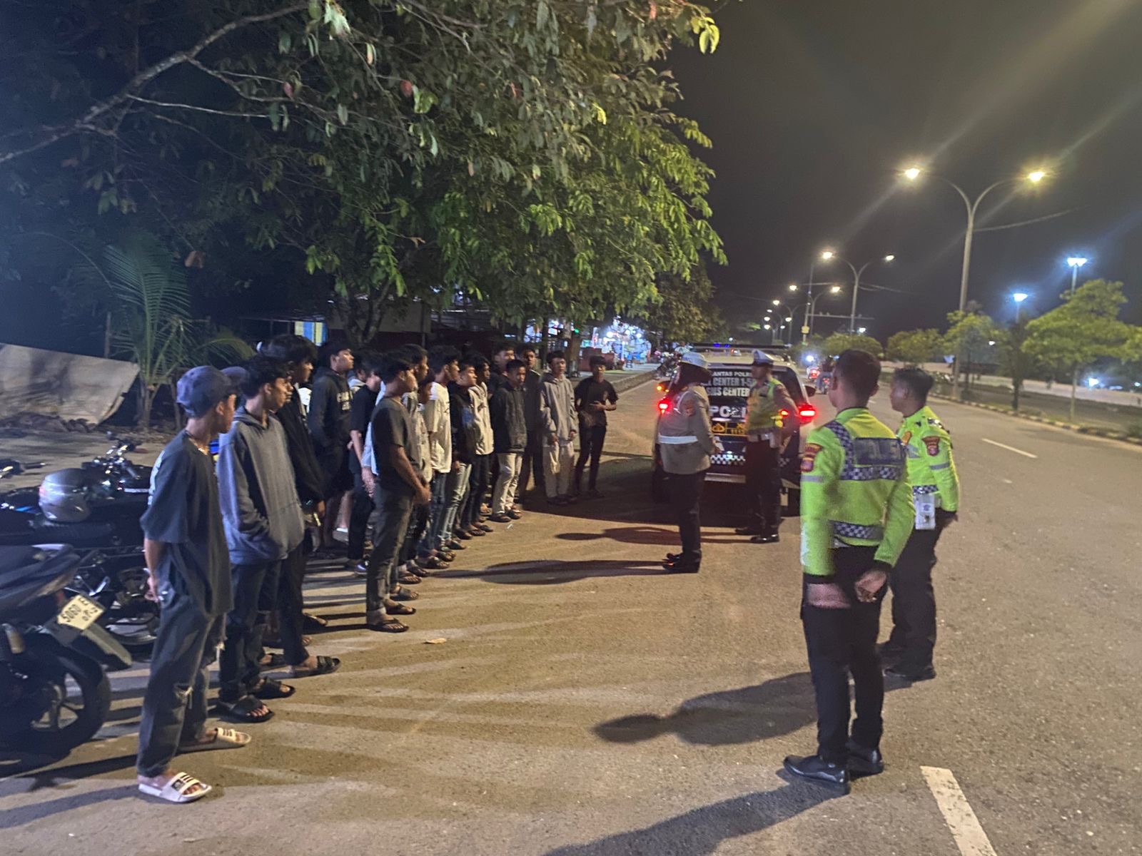 Polisi memberikan imbauan kepada anak di bawah umur yang berkeliaran sampai larut malam.