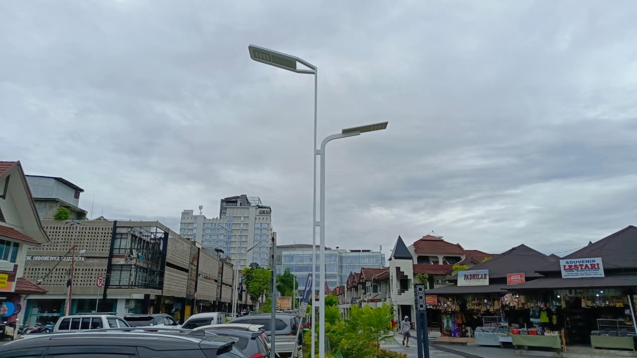 PENATAAN: Kawasan Citra Niaga, Samarinda, yang menjadi pusat aktivitas ekonomi dan ruang publik kota, akan ditata ulang oleh Pemkot Samarinda dengan penambahan fasilitas pendukung.