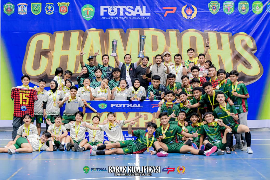 MEMBANGGAKAN: Tim futsal putra dan putri Samarinda berhasil meraih medali emas BK Porprov 2025.
