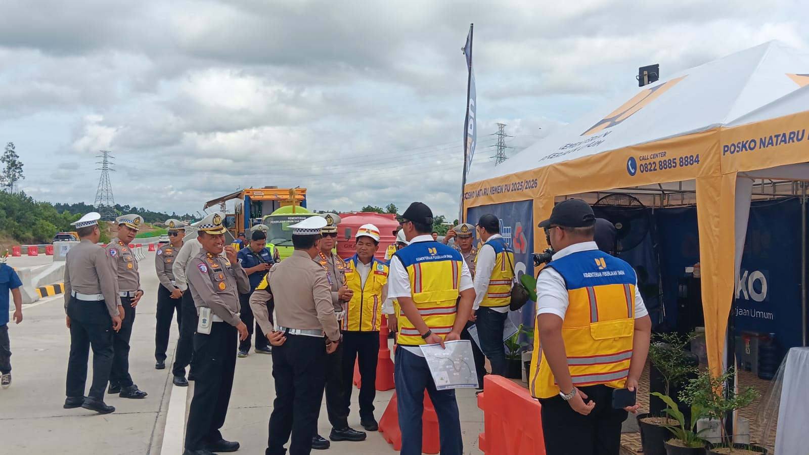 CEK: Ditlantas Polda Kaltim bersama Kemen PU melaksanakan pengecekan jalur fungsional Tol Ibu Kota Nusantara (IKN).