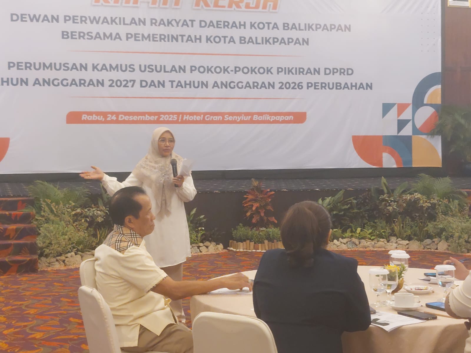 Kepala Bappeda Litbang Balikpapan Murni memaparkan penggunaan anggaran tahun depan.