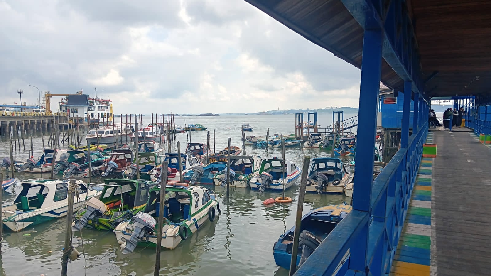 Fasilitas dermaga speed boat membutuhkan peningkatan.  &nbsp;