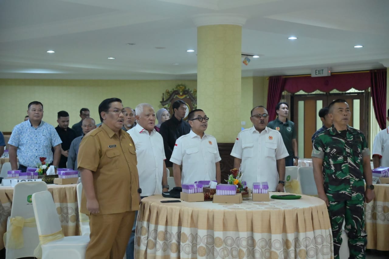 BERI DUKUNGAN: Ketua KONI Kaltim Rusdiansyah Aras menghadiri pembukaan Rakerkab KONI Kukar.