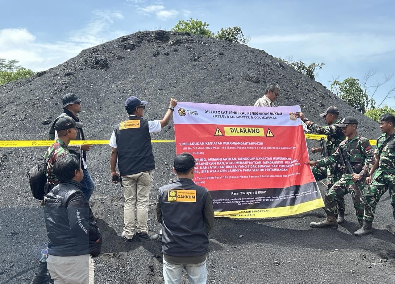 Tim gabungan mengamankan sejumlah tumpukan atau stockpile batu bara hasil PETI alias illegal mining.