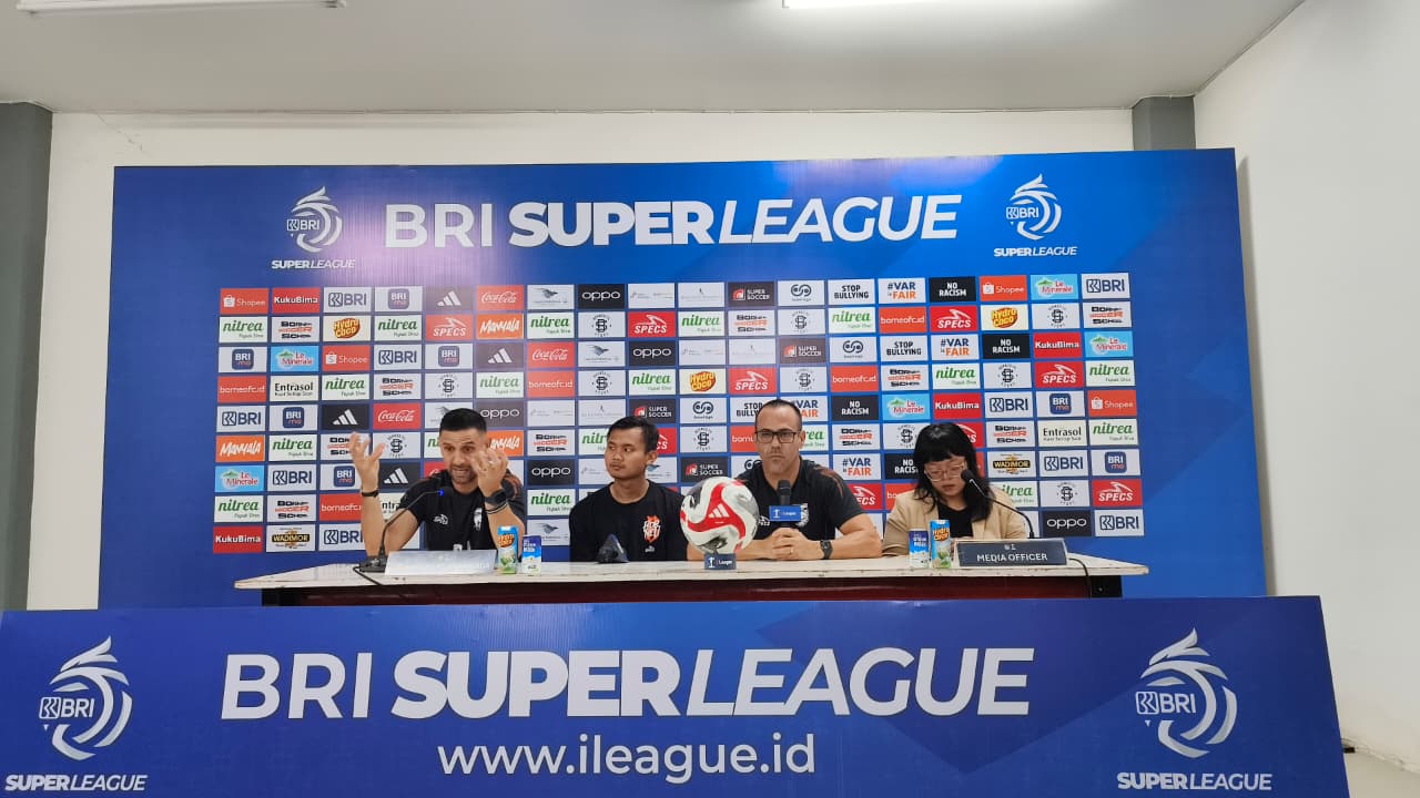 OPTIMISTIS: Pre-Match Press Conference BRI Super League 2025&ndash;2026 pekan ke-16 jelang laga kontra PSM Makassar, Jumat (2/1). (HAFIZ/KP)