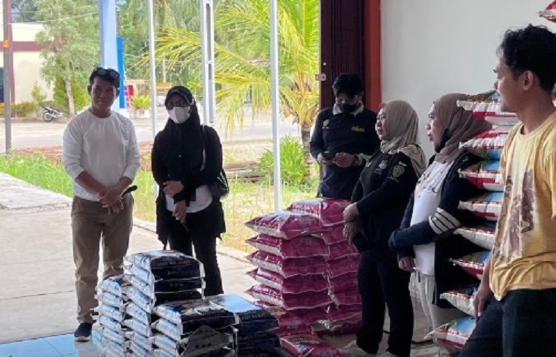 BELANJA: Saat ini terdapat sekitar 65 merek bahan pokok yang beredar di wilayah PPU, mulai dari harga terendah hingga tertinggi.