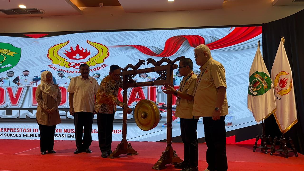 Seno Aji saat membuka Rakerprov KONI Kaltim, Sabtu (3/1). (FOTO NASYA/KP)
