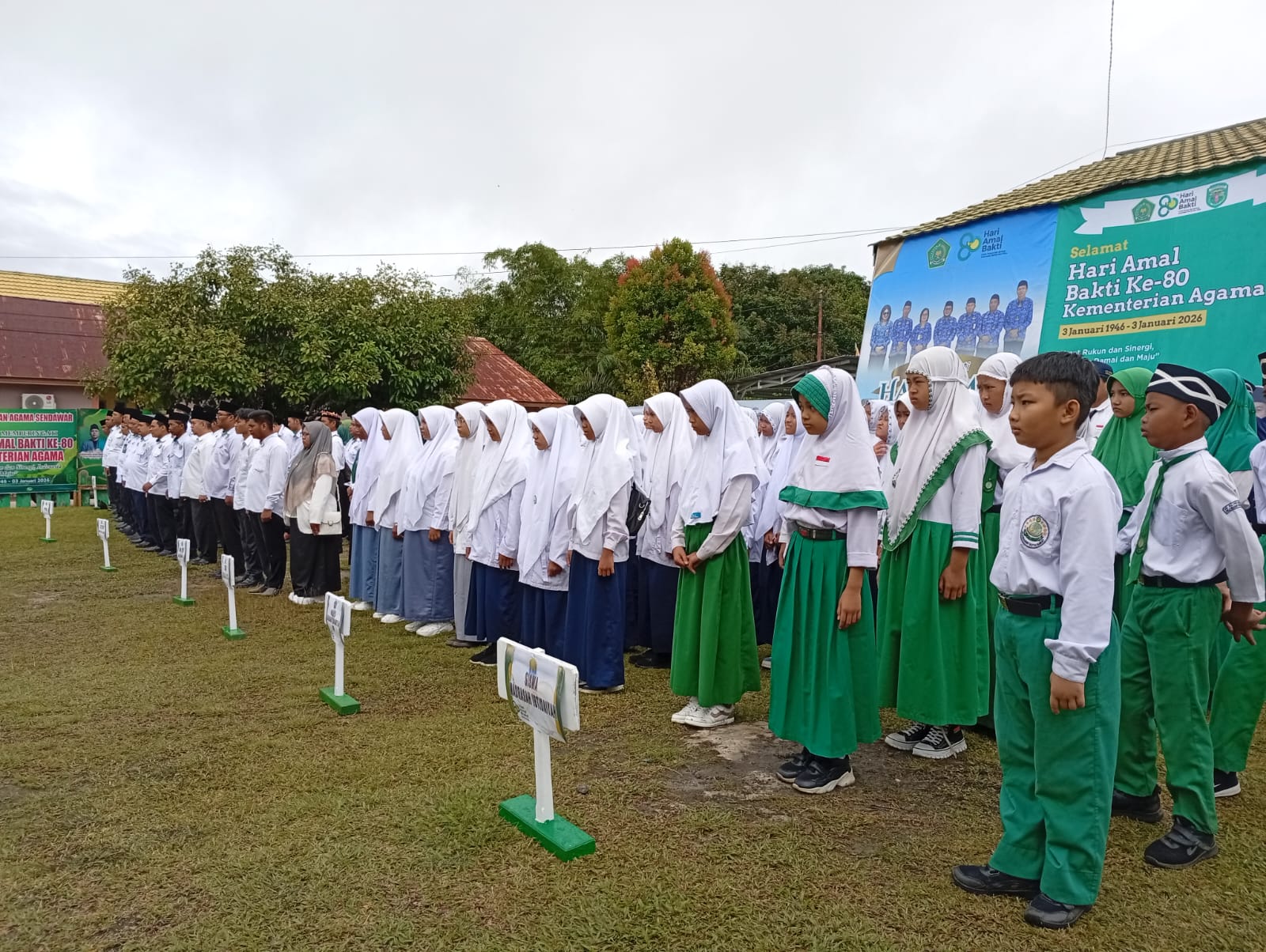 KHIDMAT: Upacara peringatan Hari Amal Bakti ke-80 di Kantor Kementerian Agama Kutai Barat berjalan lancar. (Sunardi/KP)