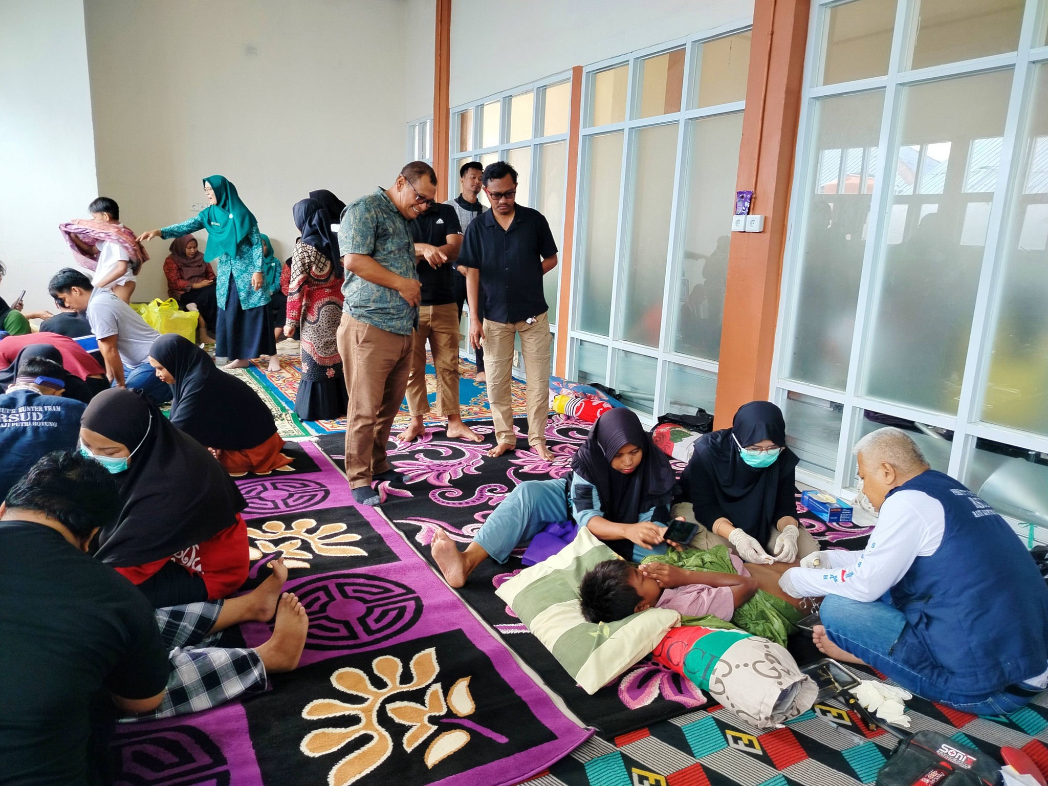 KHITANAN MASSAL: Suasana Perkutut