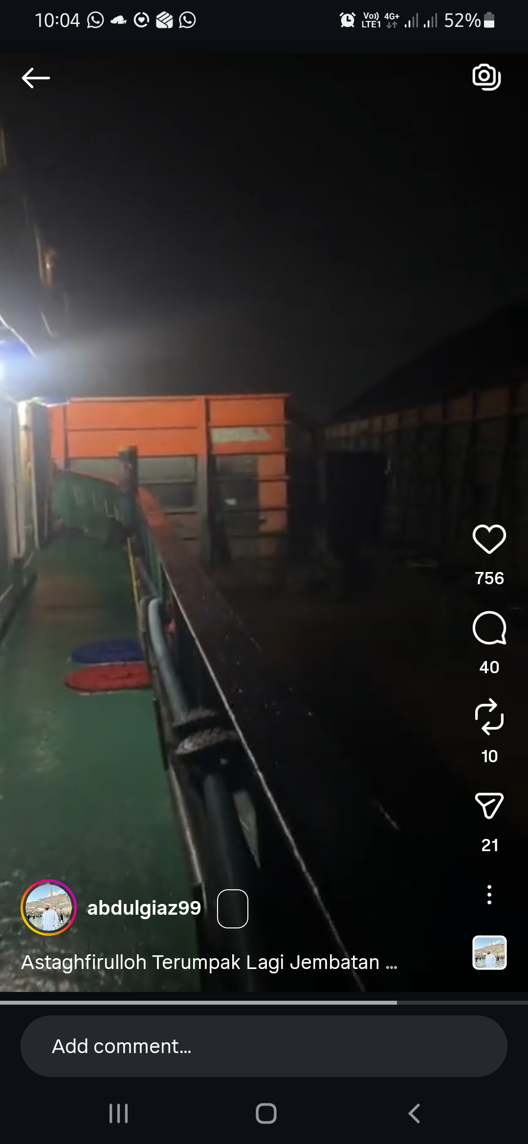 Tongkang batu bara yang menabrak pilar Jembatan Mahulu Samarinda.