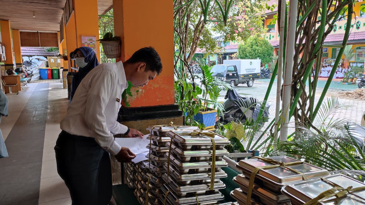 Tiga hari di awal pembelajaran pasca libur semester, pelajar di Kota Bontang diminta untuk membawa bekal masing-masing karena MBG akan dimulai kembali pada 8 Januari. (ADIEL KUNDHARA/KP)