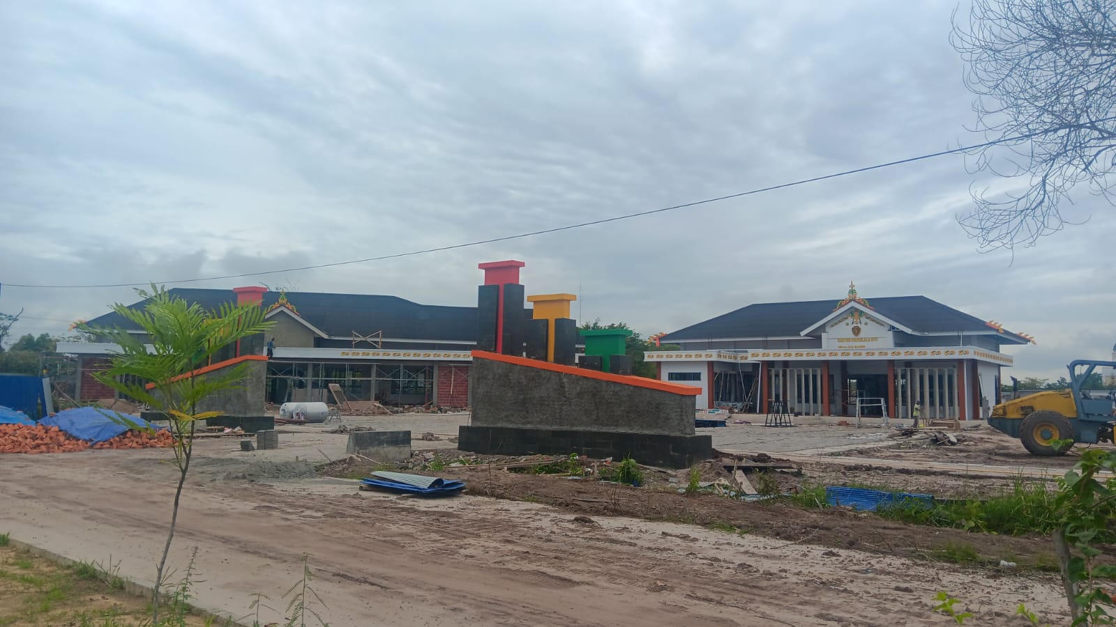 Pembangunan infrastruktur kawasan Ruang Terbuka Hijau Penajam. Pemkab PPU membatasi pembangunan infrastruktur tahun 2026 karena minimnya anggaran daerah.