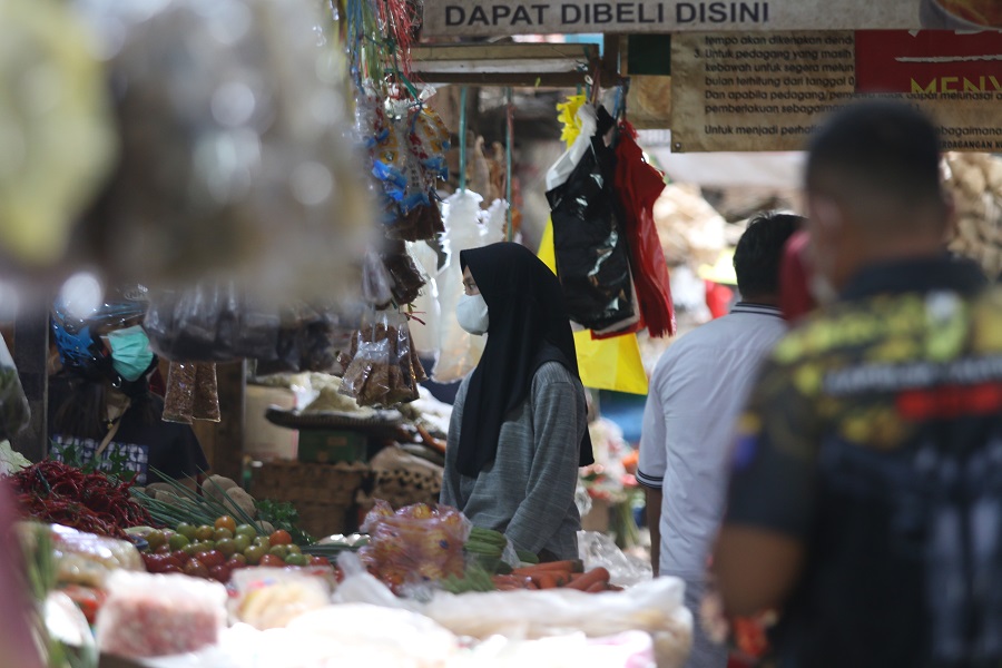 TEKANAN:&nbsp; Meningkatnya harga dari kelompok pengeluaran makanan, minuman, dan tembakau serta sektor transportasi membuat inflasi di Balikpapan naik di pengujung 2025.