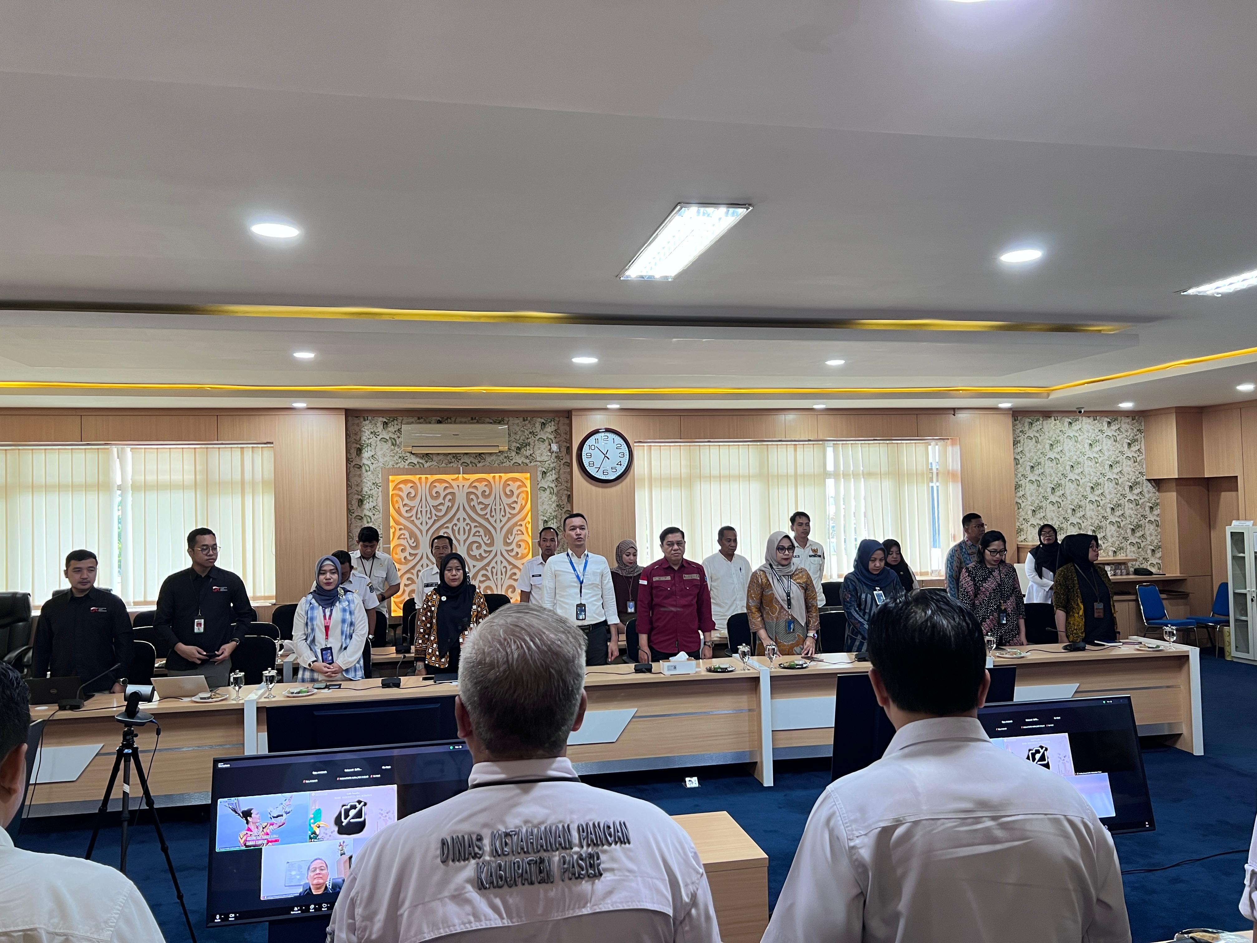 Rapat Tim Percepatan Akses Keuangan Daerah (TPAKD) Kabupaten Paser membahas program inklusi keuangan di Paser, Rabu (7/1/2025).