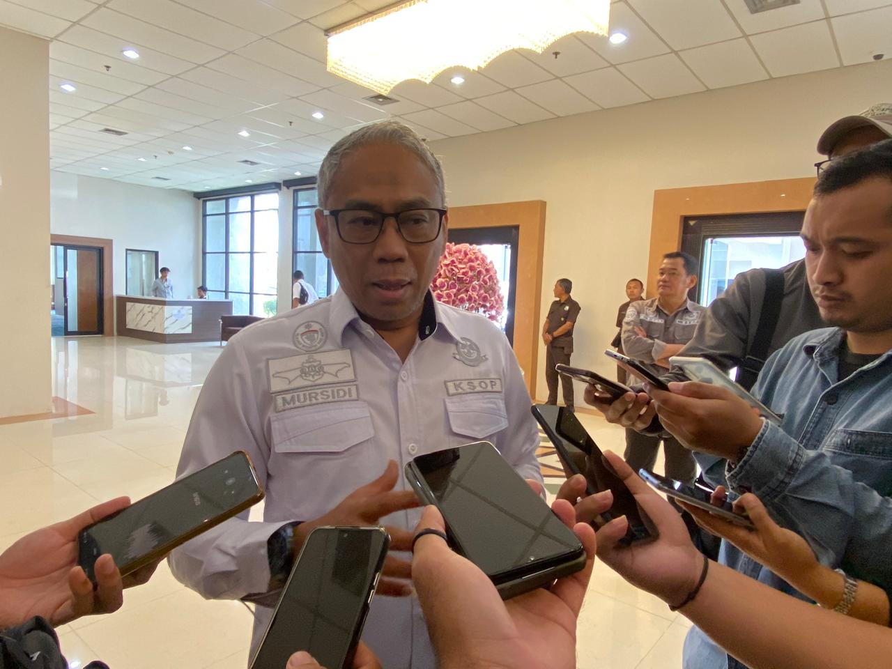 Kepala KSOP Samarinda, Mursidi diwancarai awak media di DPRD Kaltim, Rabu, 7 Januari 2026. (BAYU/KALTIM POST)