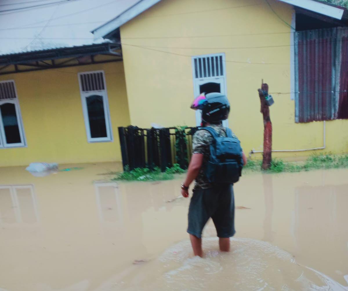 Hunian warga di RT 29 Kelurahan Api-Api terendam banjir akibat luapan DAS Bontang, Rabu (7/1/2026) malam.