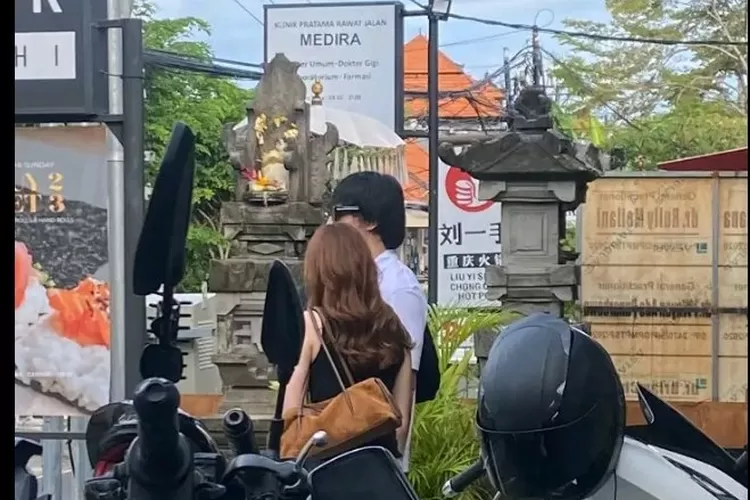 Foto diduga Jefri Nichol dan Jule di Bali.