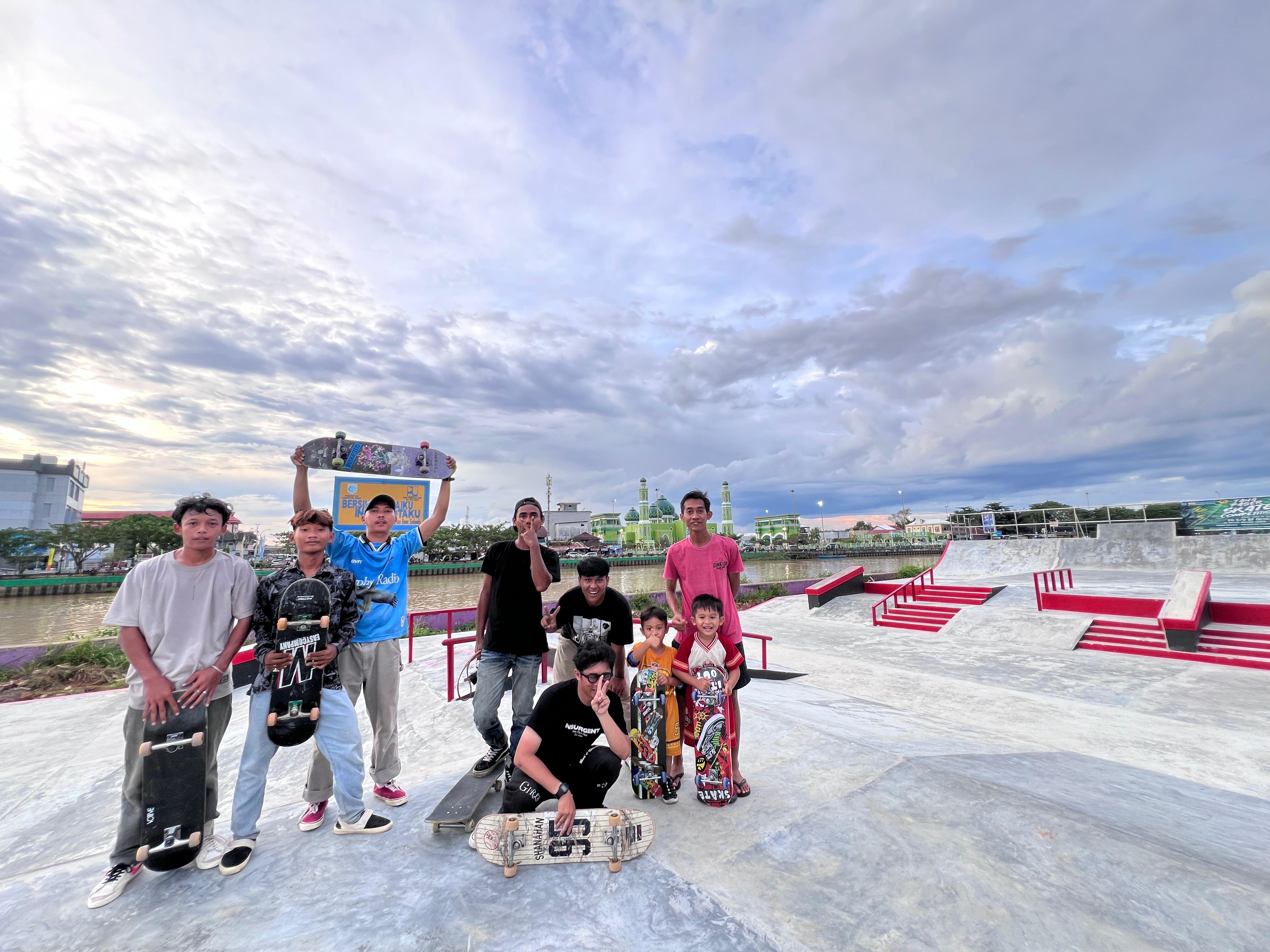Paser kini memiliki Skatepark berstandar internasional. Lokasinya di Desa Sungai Tuak Kecamatan Tanah Grogot atau di seberang Taman Siring Kandilo.  &nbsp;