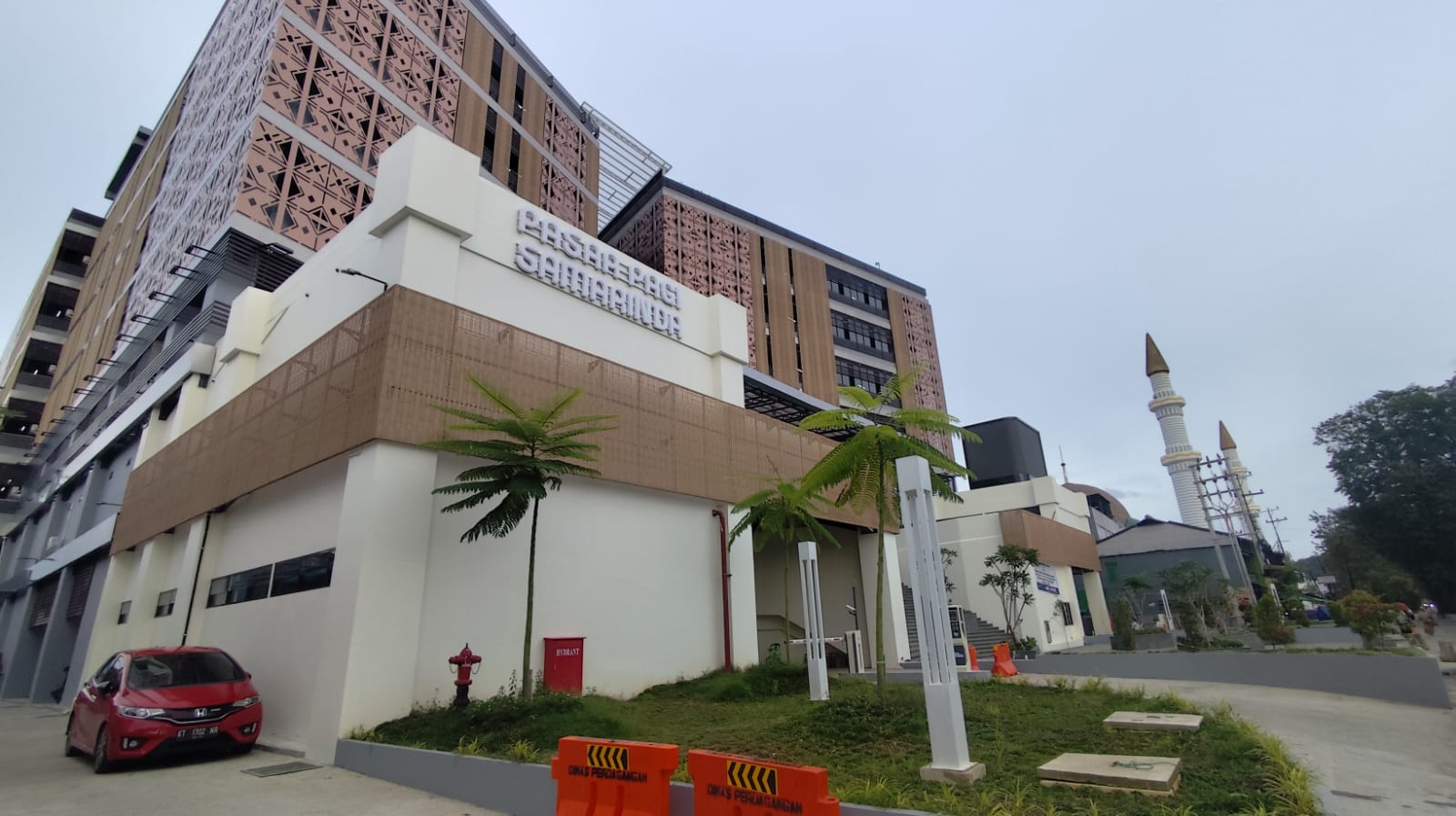 ATENSI: Gedung baru Pasar Pagi Samarinda di Kecamatan Samarinda Kota masih perlu banyak penambahan sarana pendukung agar operasionalnya lebih baik dan nyaman.