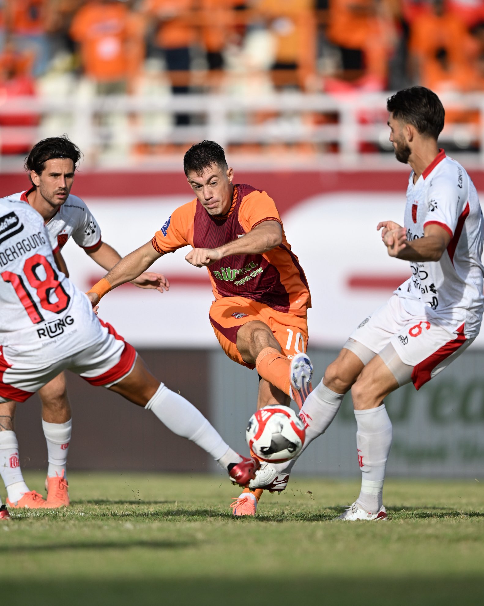 Persita vs Borneo FC sore ini. Pesut Etam ingin menutup paruh musim di puncak klasemen.