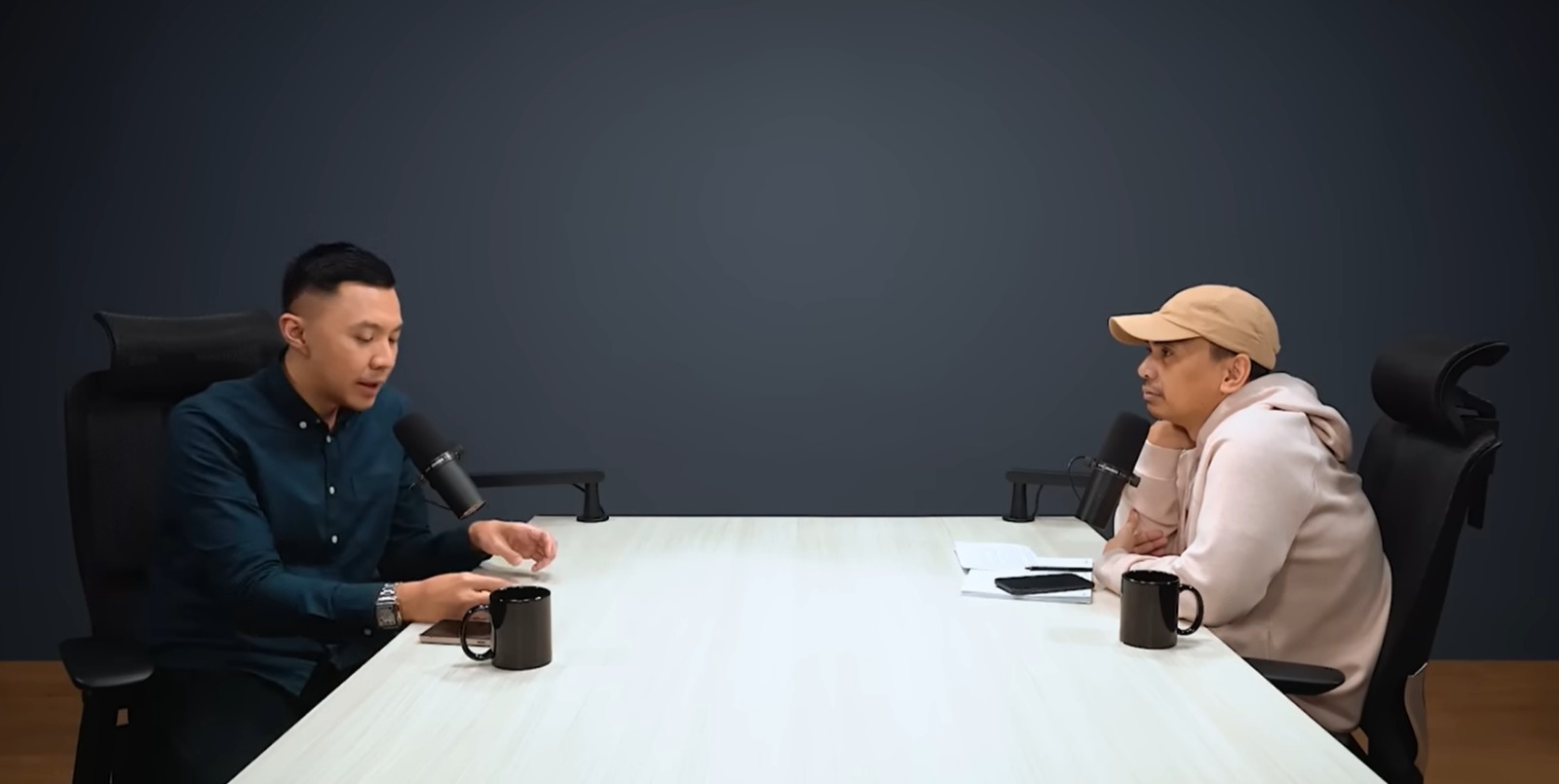 dr.Gia Pratama membahas diabetes dalam Podcast Raditya Dika di Youtube.