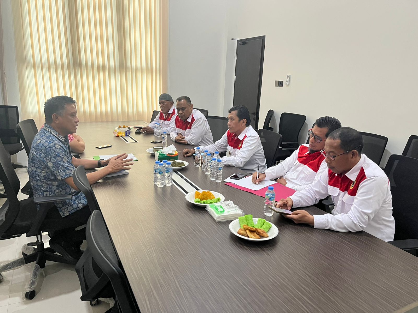 SILATURAHMI: Kepala Disdikpora PPU, Andi Singkerru saat menerima silaturahmi pengurus DPC LAKI PPU.