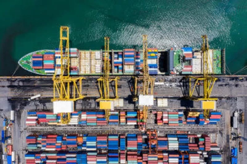 TURUN: Jumlah kunjungan kapal luar negeri di Pelabuhan Semayang dan Pelabuhan Peti Kemas Kariangau Balikpapan pada November 2025 sebanyak 54 unit.