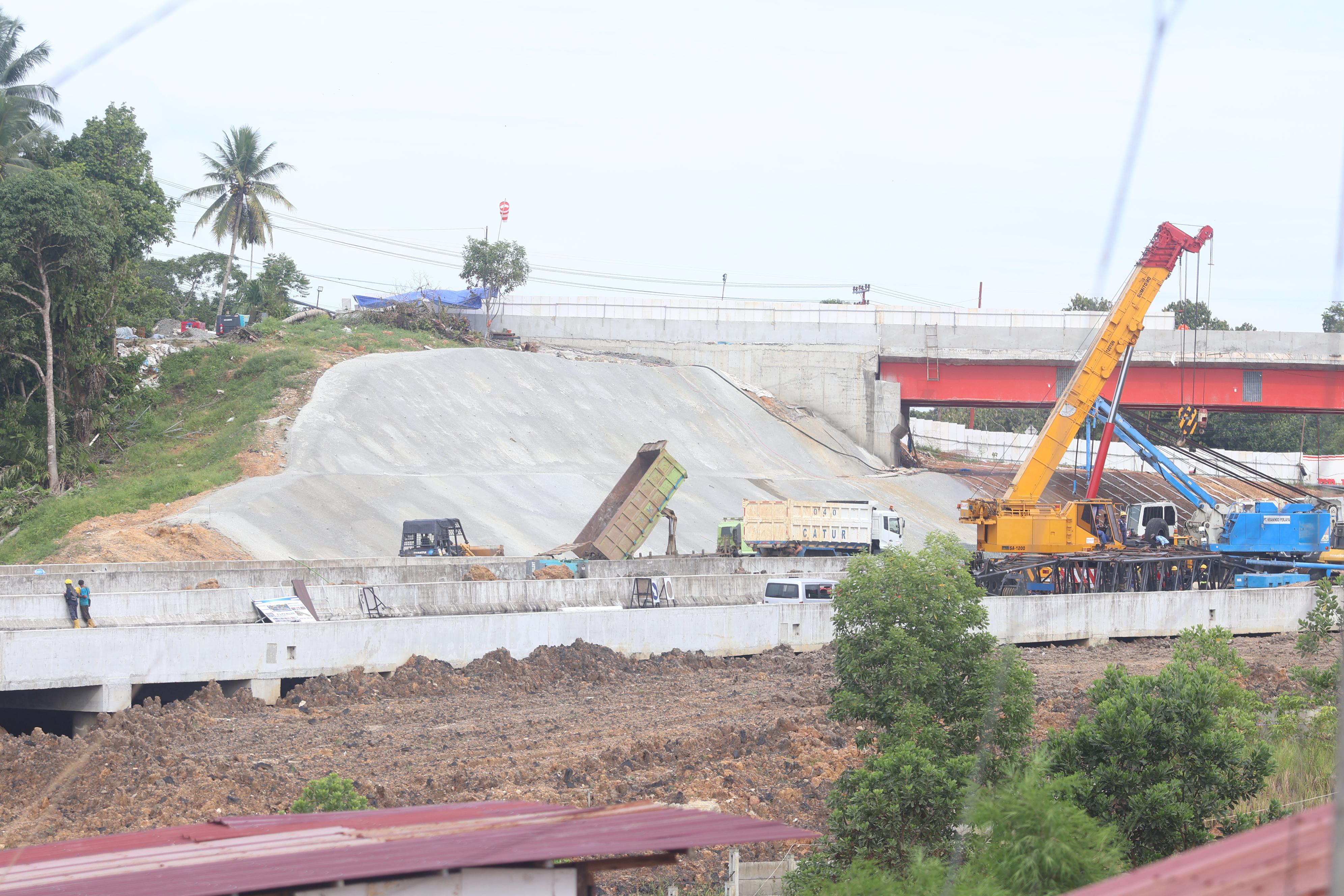Kontraktor pelaksana memastikan perbaikan Jalan Tol IKN yang ambles ditargetkan rampung sebelum Lebaran 2026. (ANGGI PRADITHA/KALTIM POST)