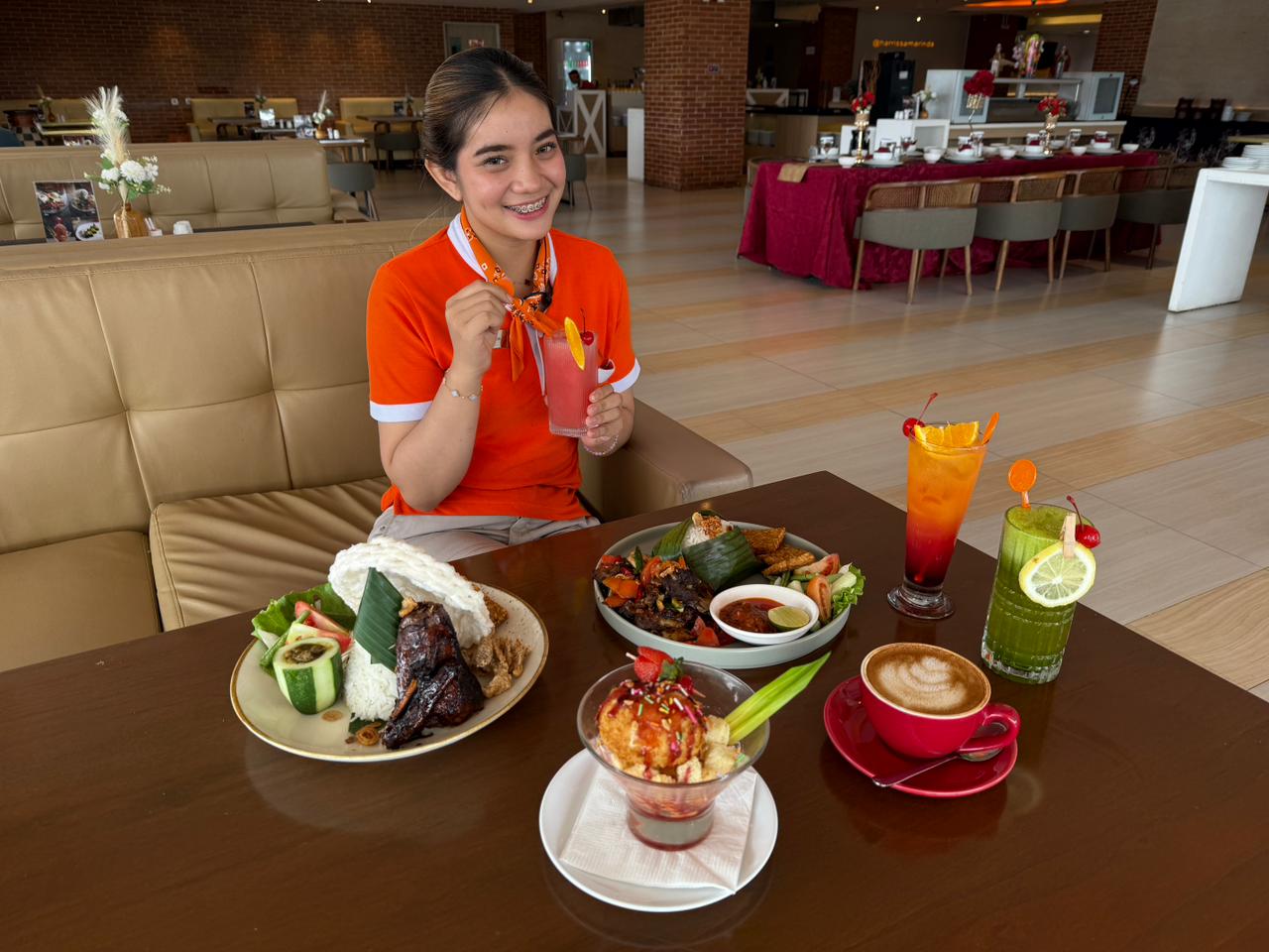 MINAT: Aneka special menu kali ini sangat diminati. Iga Gongso Nusantara dan Bebek Bakar Solo jadi yang paling diincar.