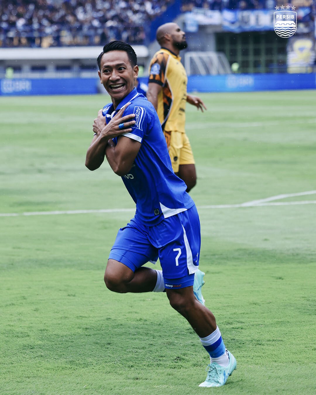 Beckham Putra berselebrasi menggigil usai membawa Persib Bandung menang atas Persija 1-0. (Foto: Persib Bandung Official)