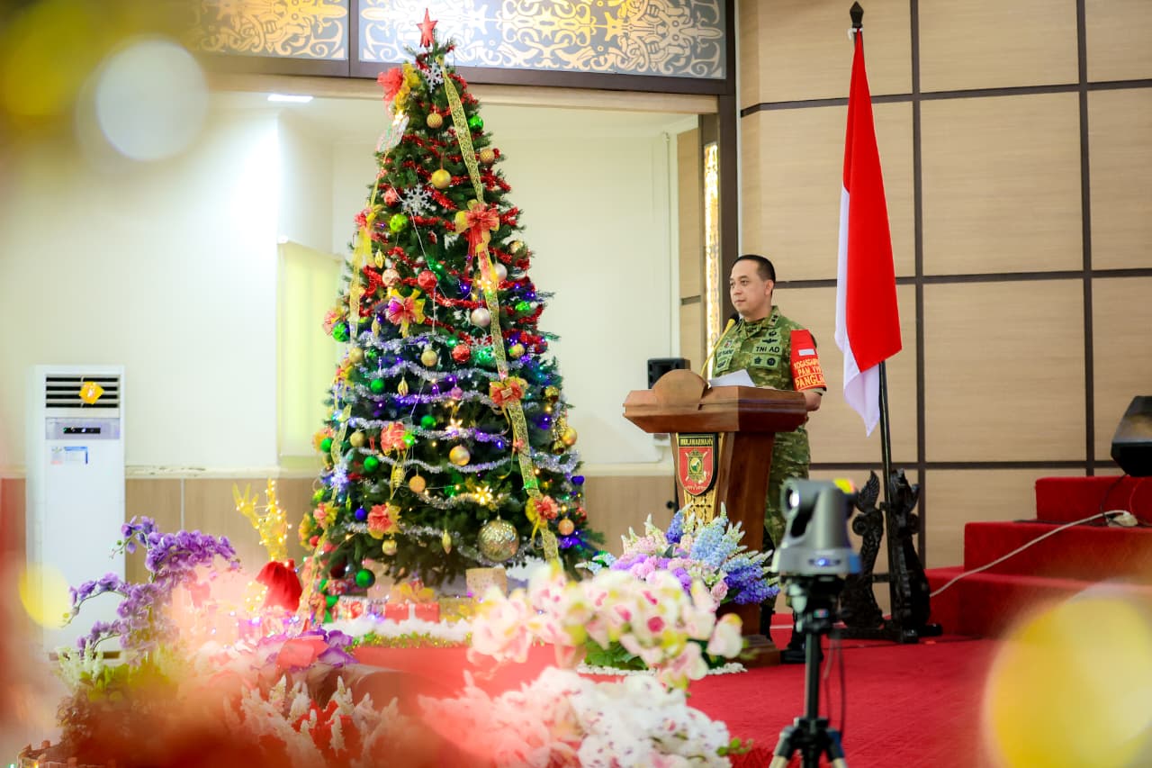 Mayjen Krido Pramono saat menghadiri Perayaan Natal Kodam VI/Mulawarman 2025 di Balikpapan, Senin (12/1).