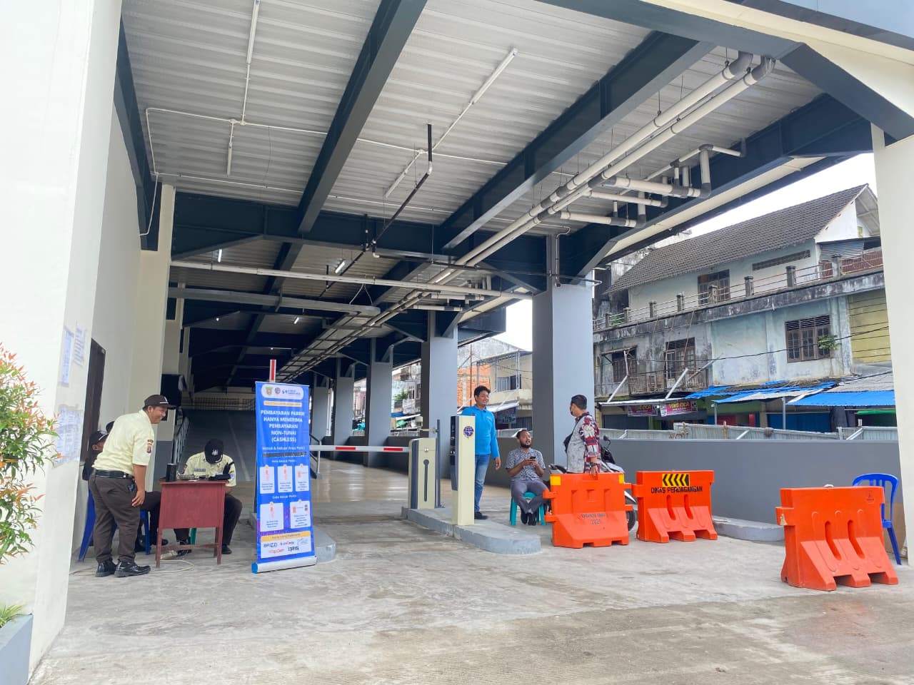 KEBERATAN: Penerapan parkir progresif di Pasar Pagi Samarinda menuai keberatan bagi pedagang dan karyawan yang parkir dari pagi hingga sore.