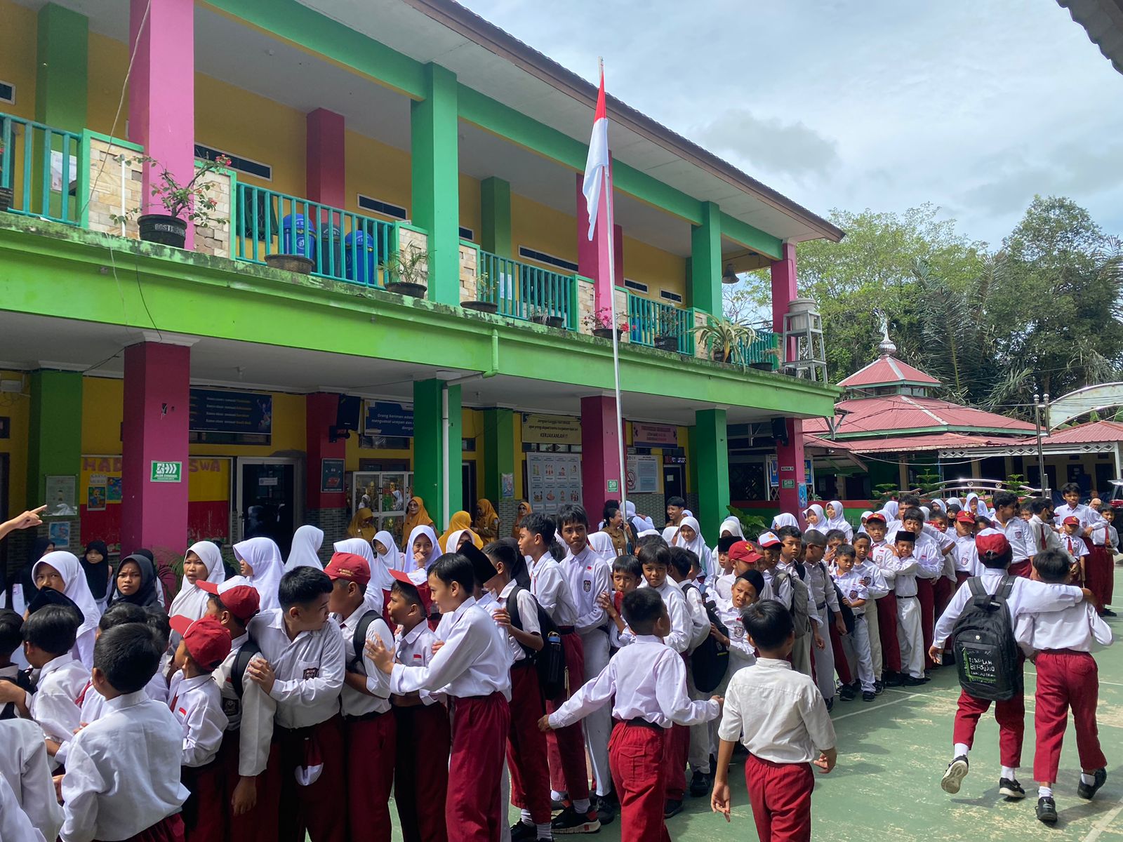 Pengadaan closed circuit television (CCTv) untuk sekolah negeri baik SD hingga SMP di Kota Bontang hingga kini berlum terpasang meski penganggaran dilakukan tahun lalu. (ADIEL KUNDHARA/KP)