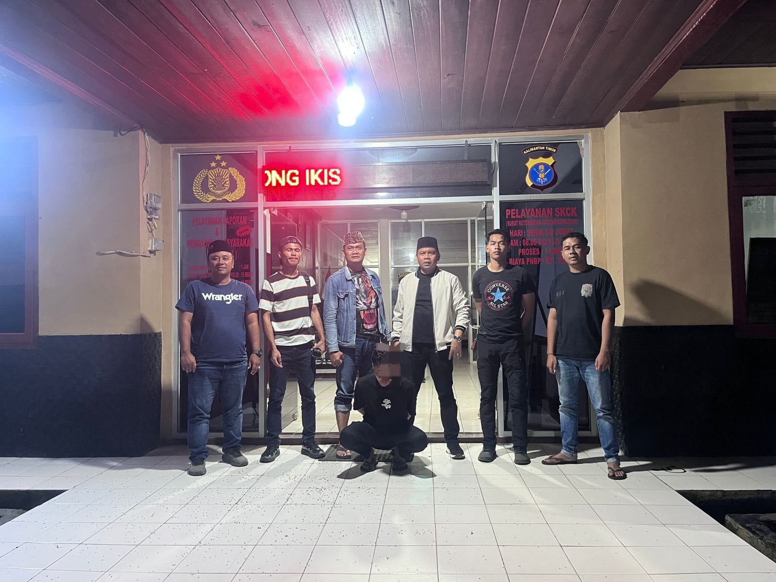 Pelaku pencurian uang di Long Ikis (duduk) berhasil ditangkap.