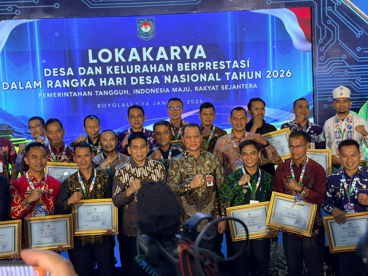 BOLEH BANGGA: Penghargaan diberikan ke pemerintah daerah untuk Desa Padang Jaya, di Boyolali, Rabu (14/1/2026).