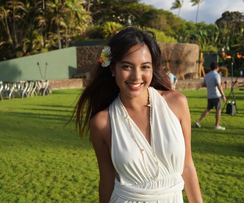 Profil Aurelie dibalik buku Broken Strings yang viral.