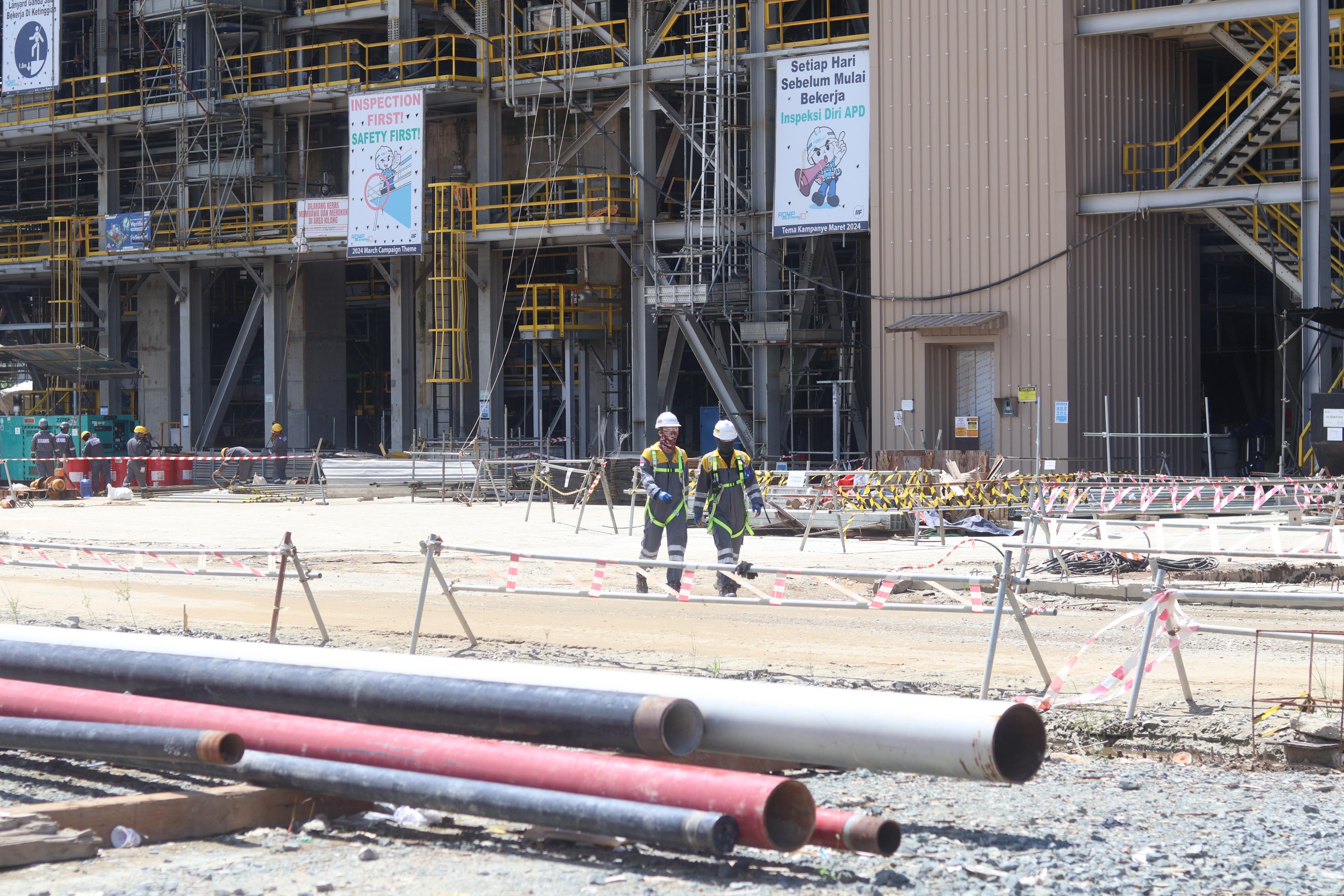 PENYERAPAN: Ribuan tenaga kerja terserap di berbagai proyek investasi yang tersebar di Kaltim.