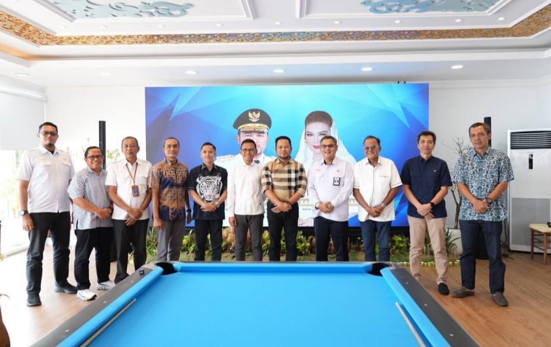 SAMBUTAN BAIK: Otban Wilayah VII bersama Lion Air Group bertemu dengan Gubernur Kaltim Rudy Mas&rsquo;ud. (ADPIM PEMPROV KALTIM)