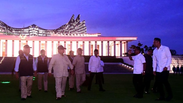 IKN: Presiden Prabowo Subianto saat tiba  di IKN.