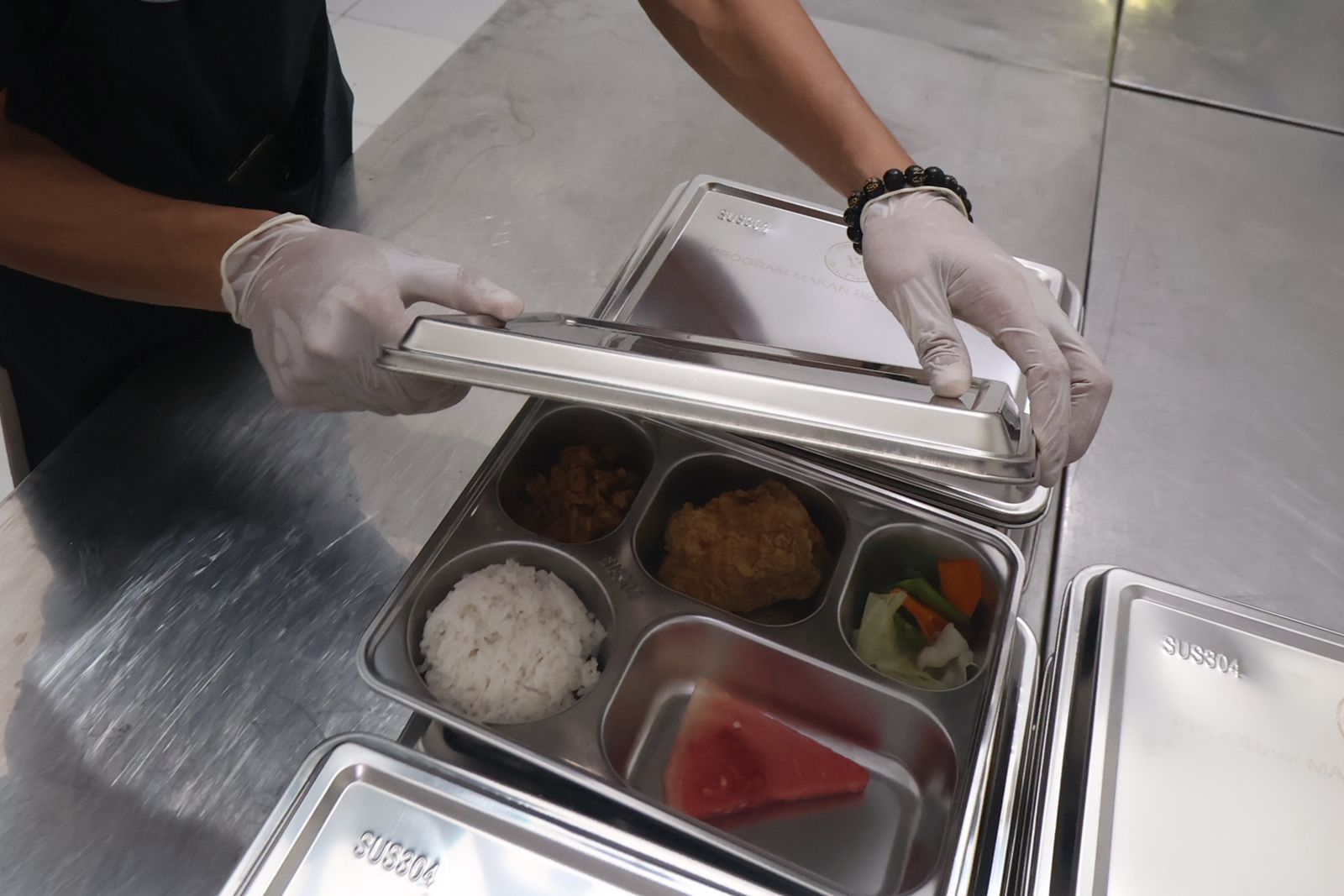 PROGRAM NASIONAL: Distribusi MBG di Balikpapan untuk siswa sekolah.