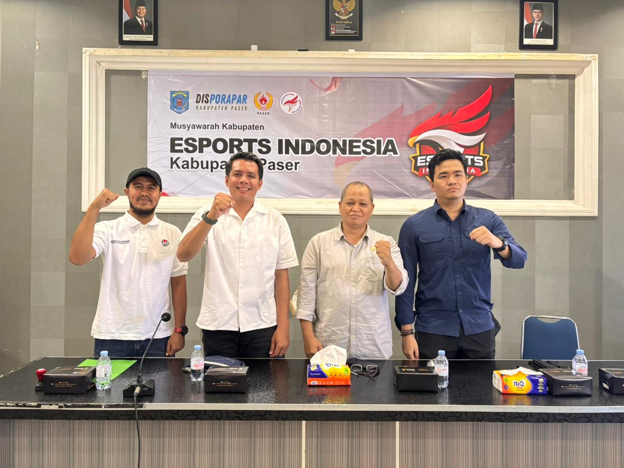 Musyawarah Kabupaten Esports Indonesia Kabupaten Paser memilih Heru Arnanda (dua kiri) sebagai Ketua ESI Paser 2026-2030, Jum