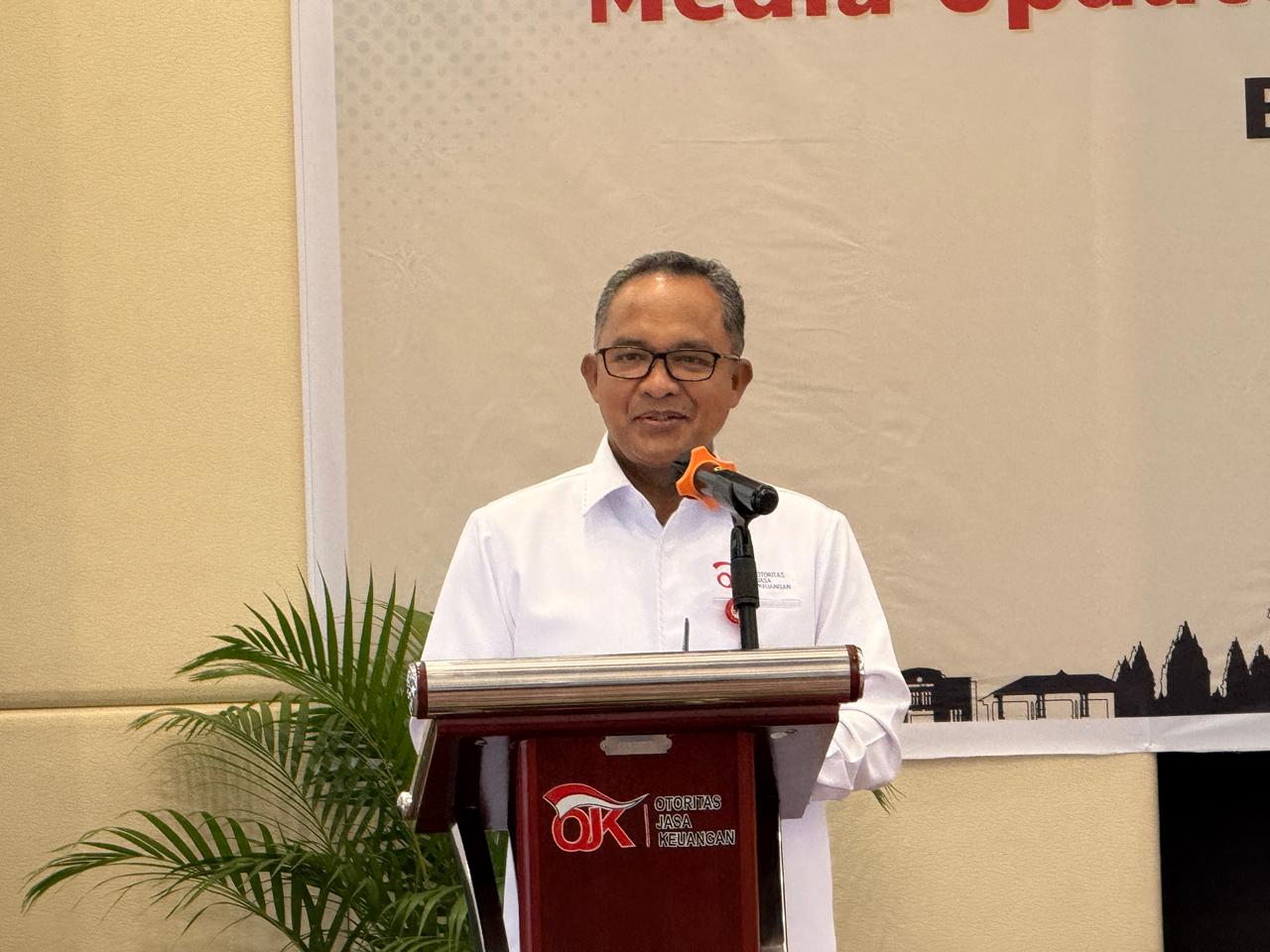 Kepala OJK Kaltim-Kaltara Parjiman.  &nbsp;