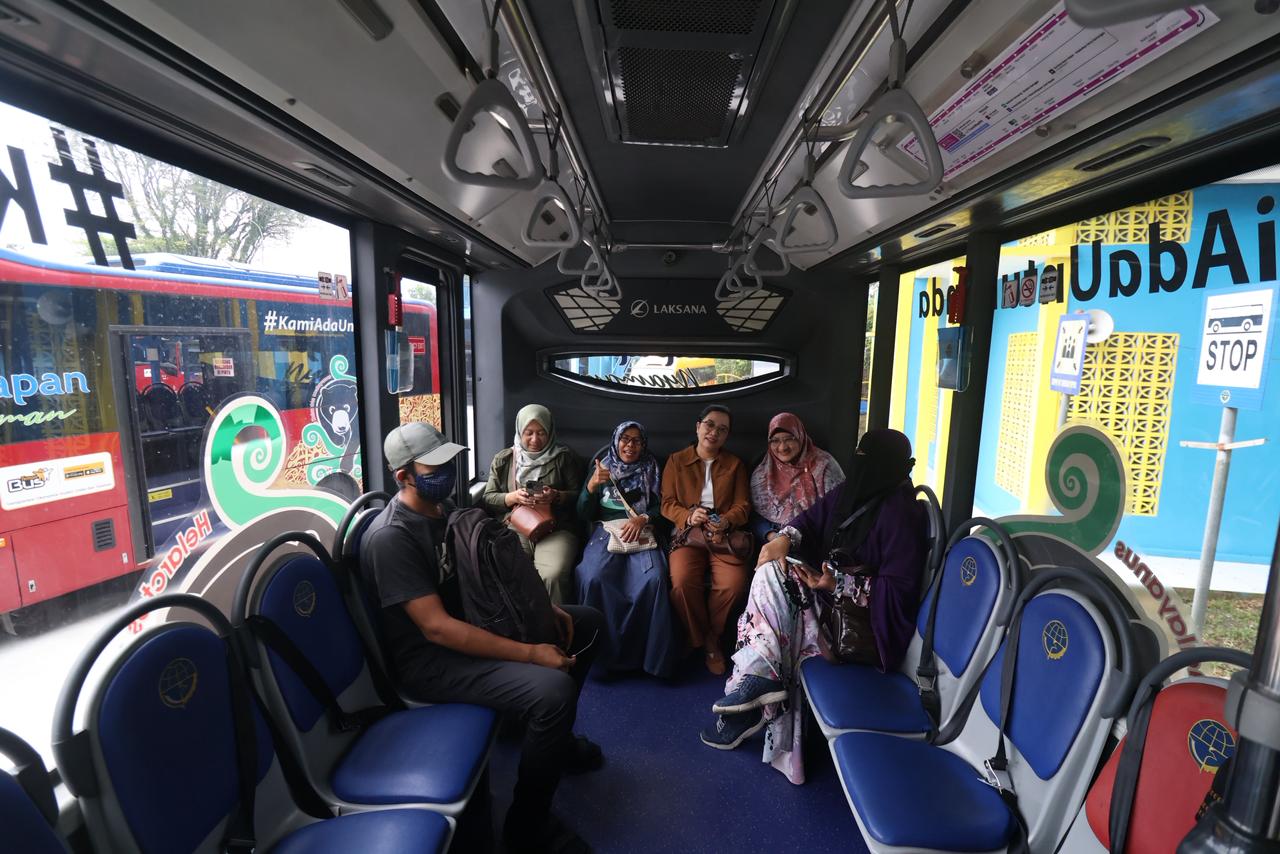 Bus Bacitra yang melayani warga di Balikpapan. Saat ini masih menggunakan bahan bakar minyak. (FOTO ANGGI PRADITHA/KP)