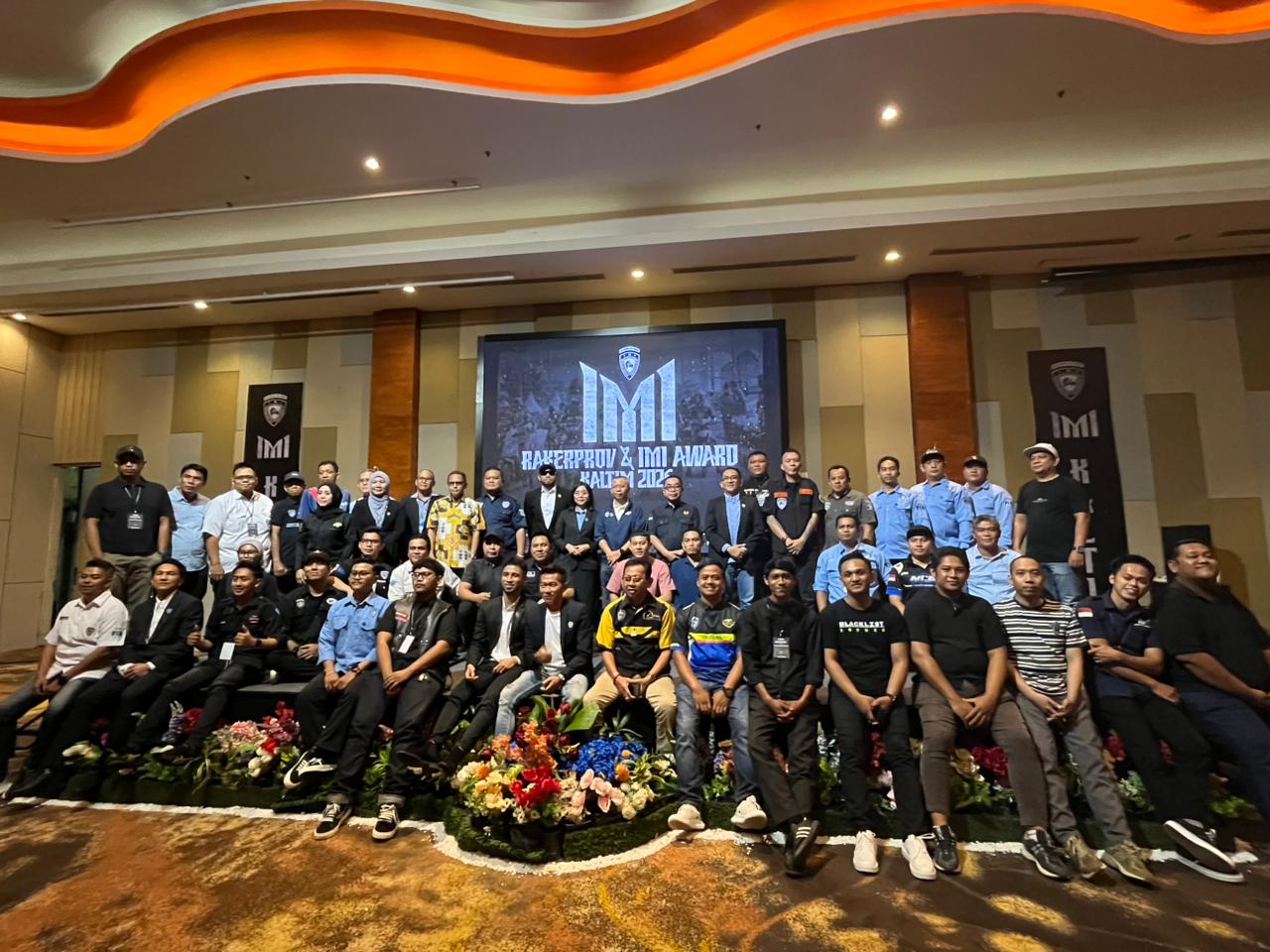 RAMAI: Rakerprov yang dihadiri lebih dari 100 klub otomotif se-Kaltim tersebut jadi momentum penguatan soliditas organisasi IMI Kaltim.