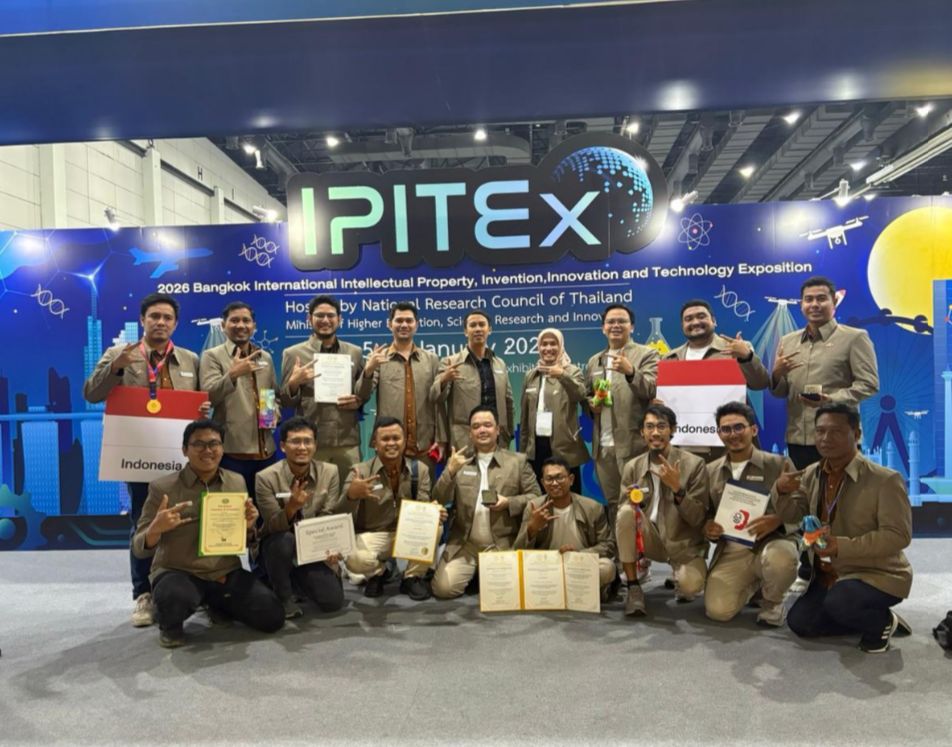 BOLEH BANGGA: Tim Project Collaboration Improvement FOMO-DEX sukses meraih penghargaan dari National Research Council of Thailand, Bangkok International Trade and Exhibition Centre, Thailand.